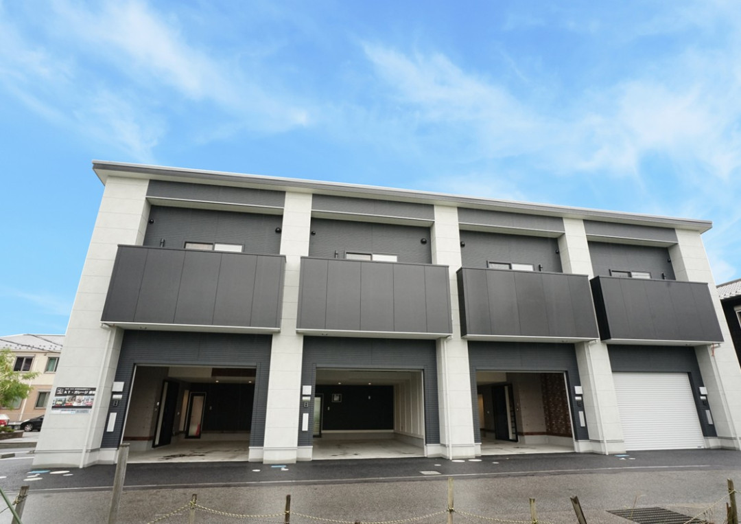 彦根市のガレージハウス「AT・ガレージ彦根」の1室が空くことになりましたのでご案内いたします!